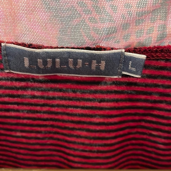 LULU H. Sheer button up top - Picture 2 of 8